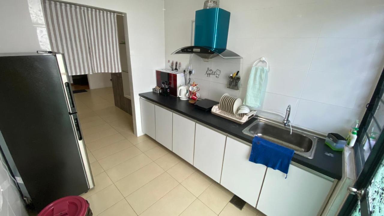 Roxy Apartment Kuching Exterior photo