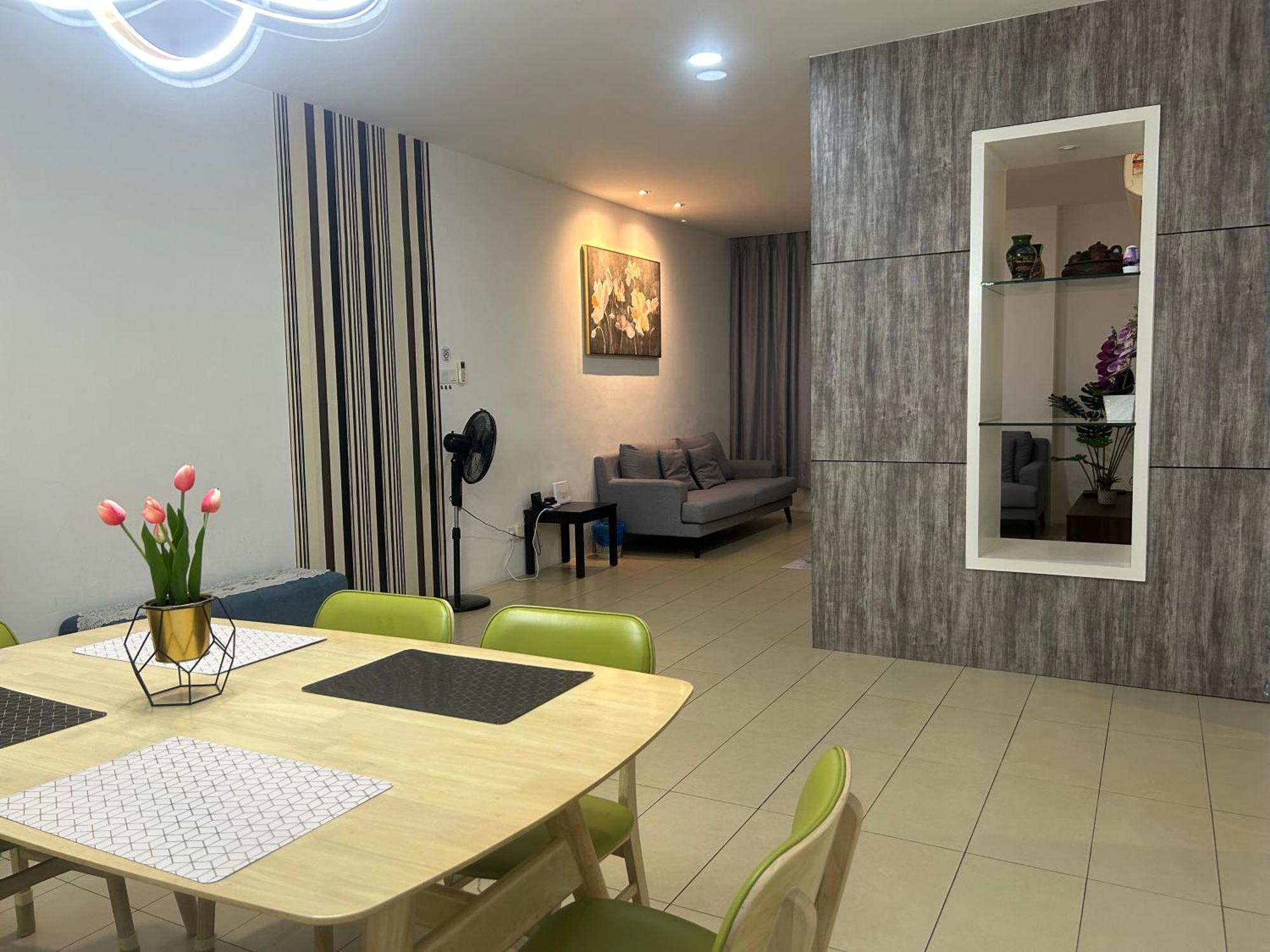 Roxy Apartment Kuching Exterior photo